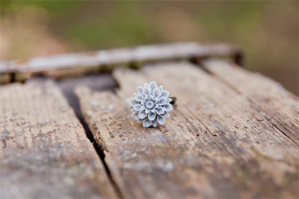 Grey Chrysanthemum Cabochon Vintage Style Ring Maid of Honor Gifts - Cloudy