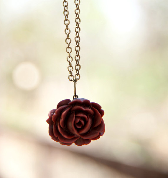 Red-Brown Vintage Style Rose Necklace with an Antique Brass Chain - Spice