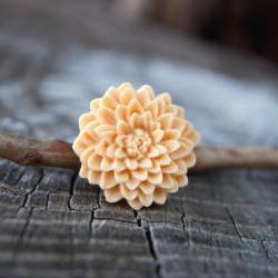 Pale Yellow Chrysanthemum Vintage Style Antique Brass Ring - Butter