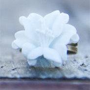 White Lily Flower Adjustable Ring Vintage Style - Dove